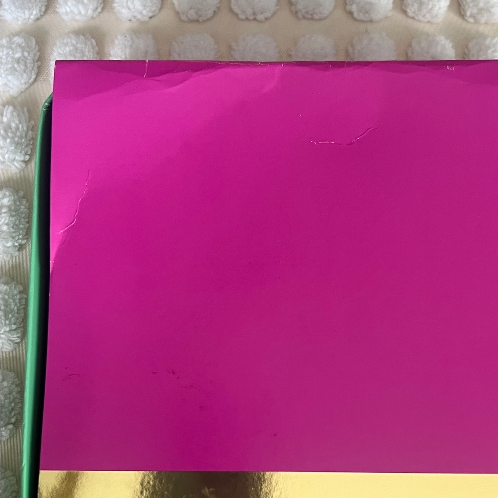 Arbonne Green and Pink Box with Gold Stripe - Picture 4 of 4